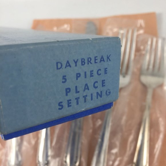 MIB 5 Piece Place Setting Daybreak Elegant Lady Silverplate 1952 Mint in Box IS - Picture 6 of 6